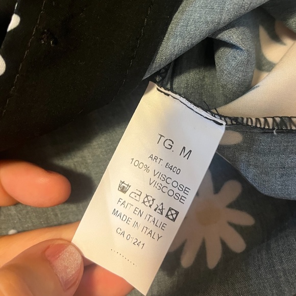 Black with happy daisies short sleeve elongated shirt made in Italy NWT - Picture 8 of 9